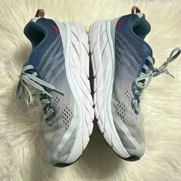 HOKA
WOMEN'S CLIFTON 6 WIDE - Picture 3 of 9